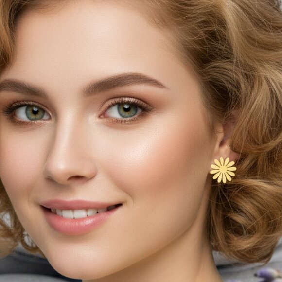 🆕️Minimalist Daisy Flower Stud Dainty Earrings 18K Gold Plated Stainless Steel - Picture 7 of 13